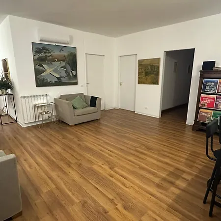 Riversidemellini44 Vendégház